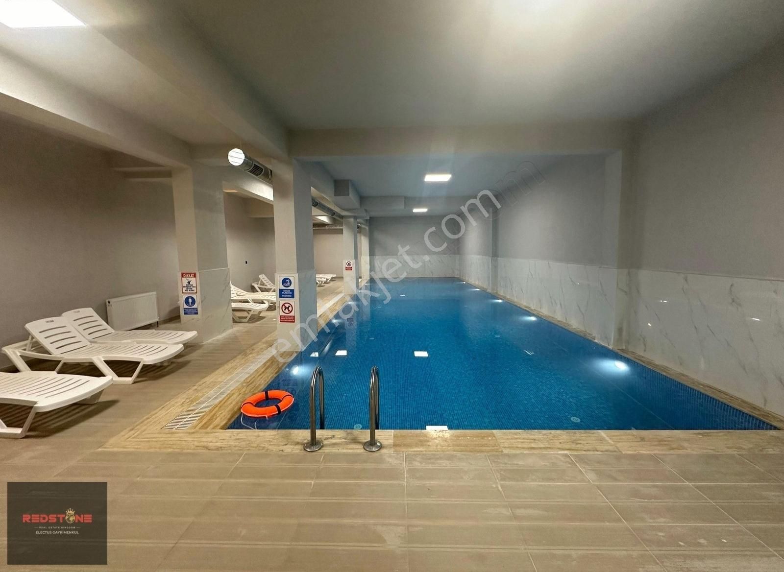 Redstone'dan Rumelide Site İçi Güvenlikli 1+1 Arakat Boş Daire