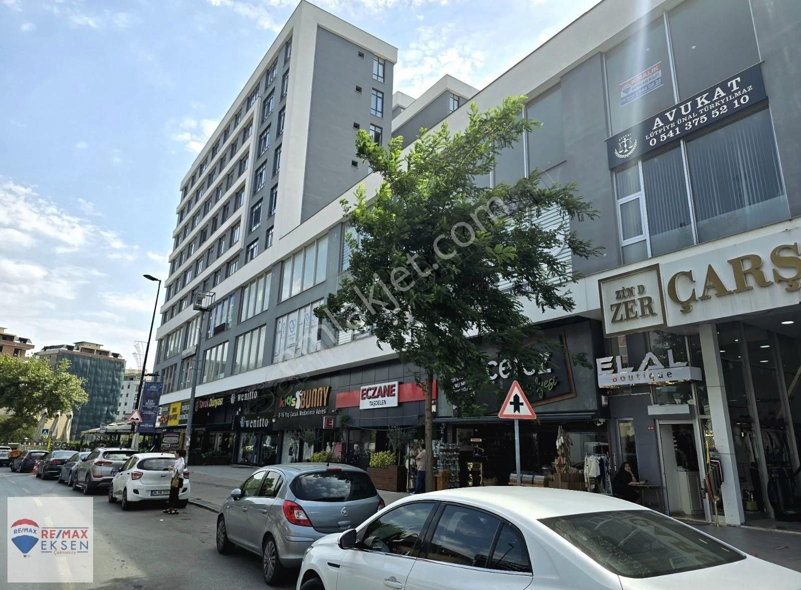 Zin D Zer'de Kiralık Ofis Katı