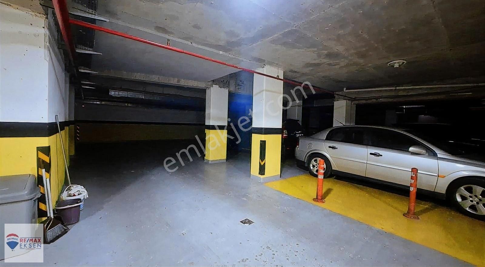 Ümraniye Merkez Site İçinde Yeni Bina 2+1 Kiralık Daire