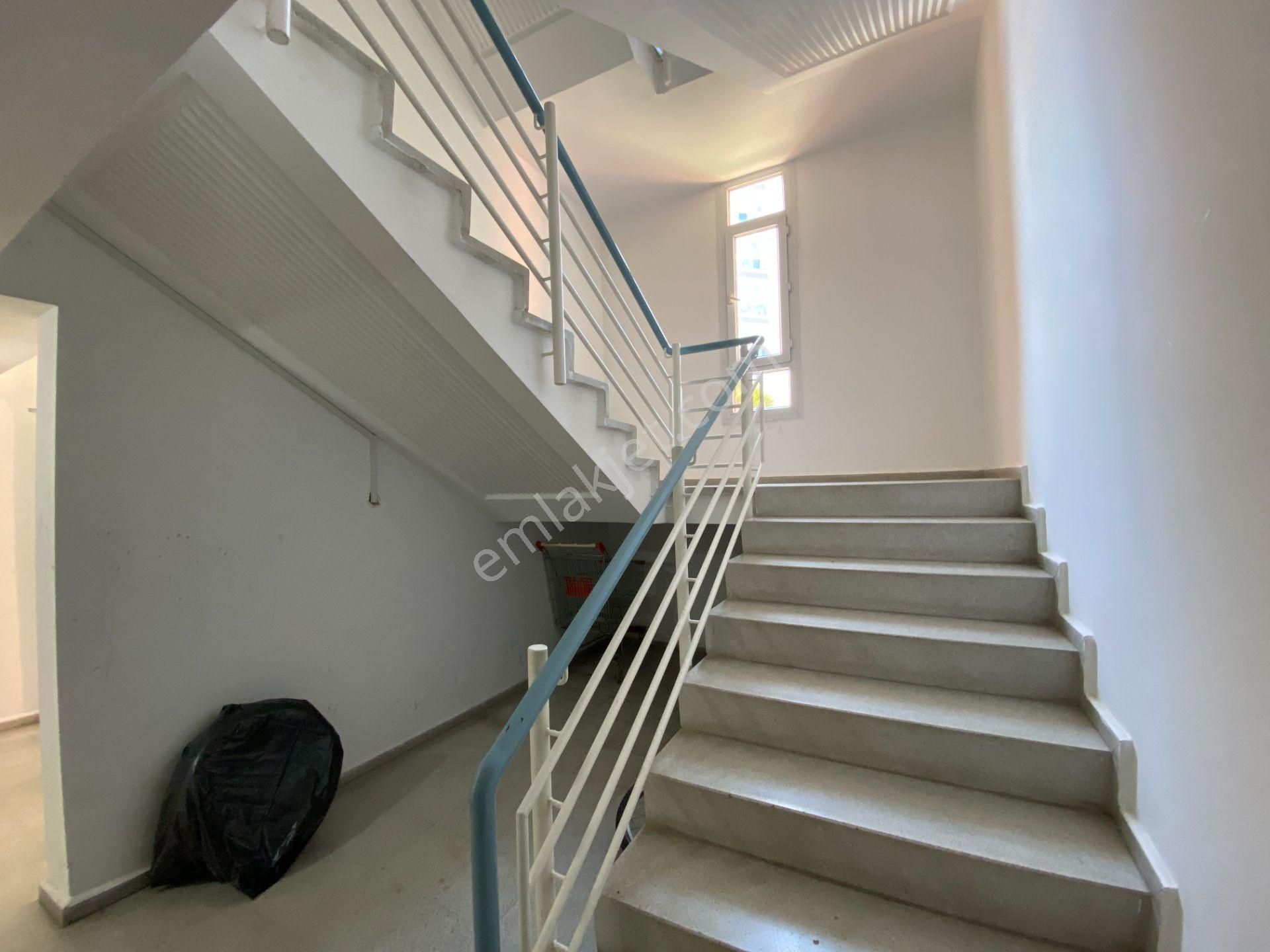 Karşıyaka Yüksek Vadi Sitesinde Satılık 25043 Adada Arakat 3+1 - Görsel 35