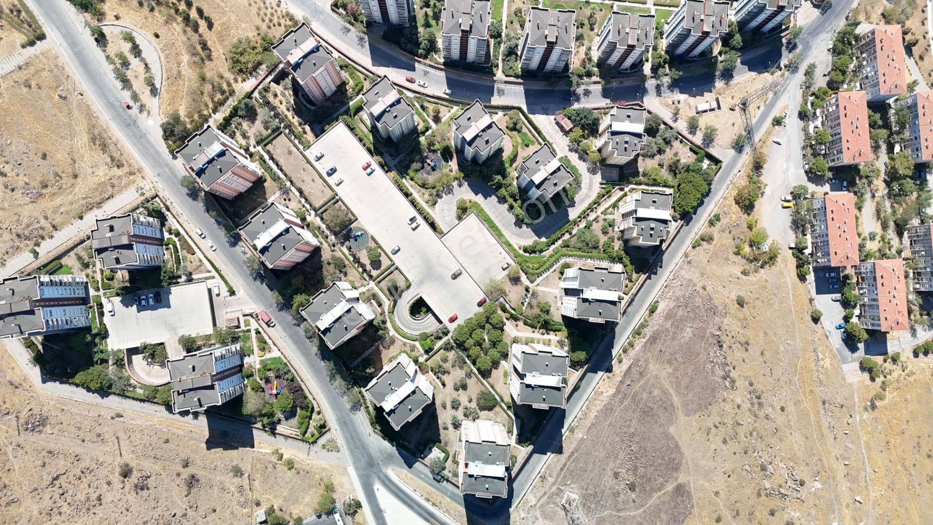 Karşıyaka Yüksek Vadi Sitesinde Satılık 25043 Adada Arakat 3+1 - Görsel 26