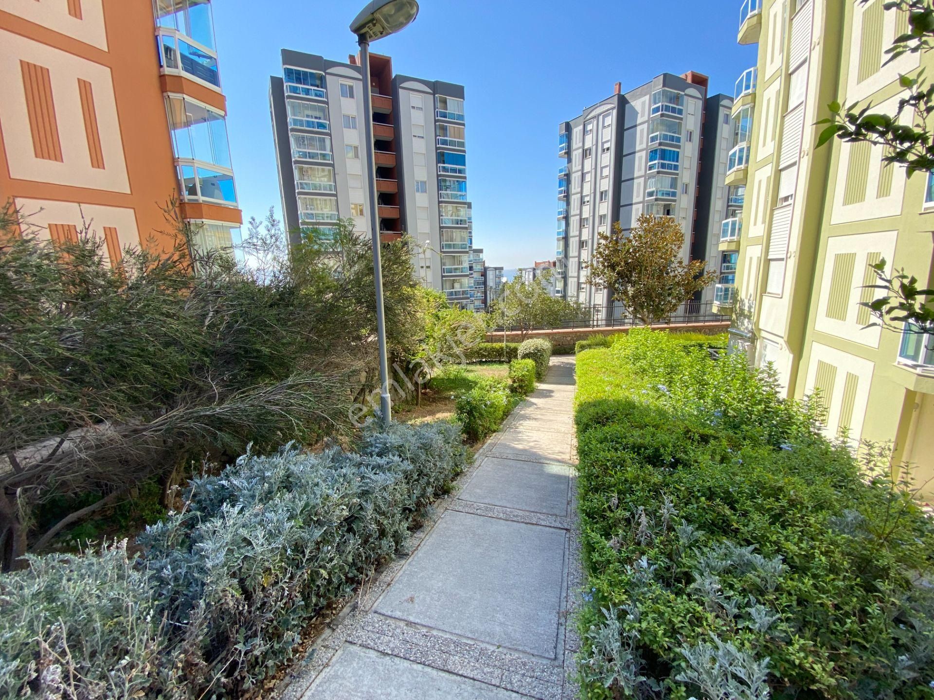 Karşıyaka Yüksek Vadi Sitesinde Satılık 25043 Adada Arakat 3+1 - Görsel 30