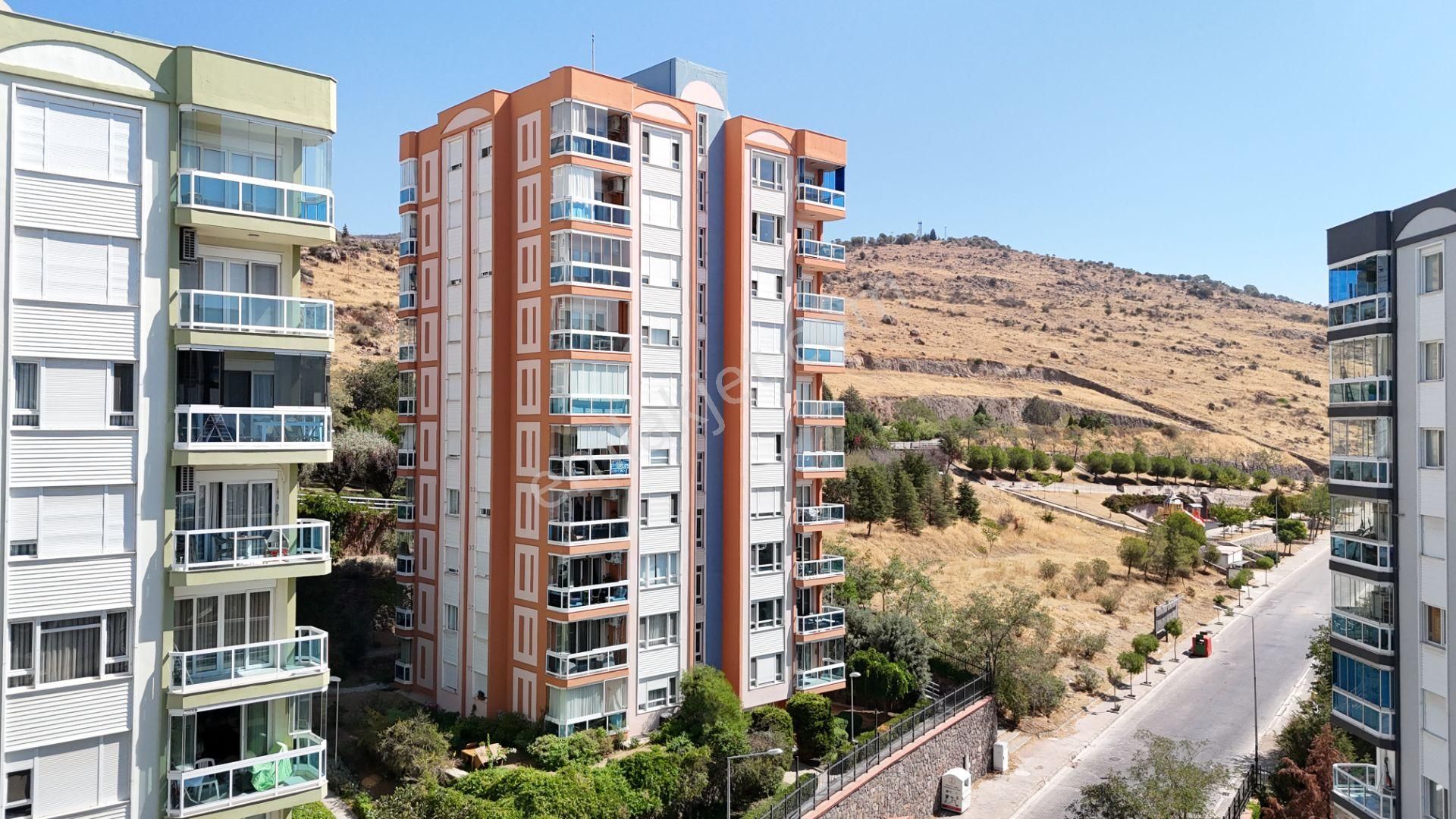 Karşıyaka Yüksek Vadi Sitesinde Satılık 25043 Adada Arakat 3+1