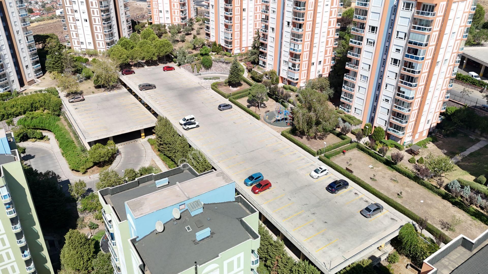 Karşıyaka Yüksek Vadi Sitesinde Satılık 25043 Adada Arakat 3+1 - Görsel 13