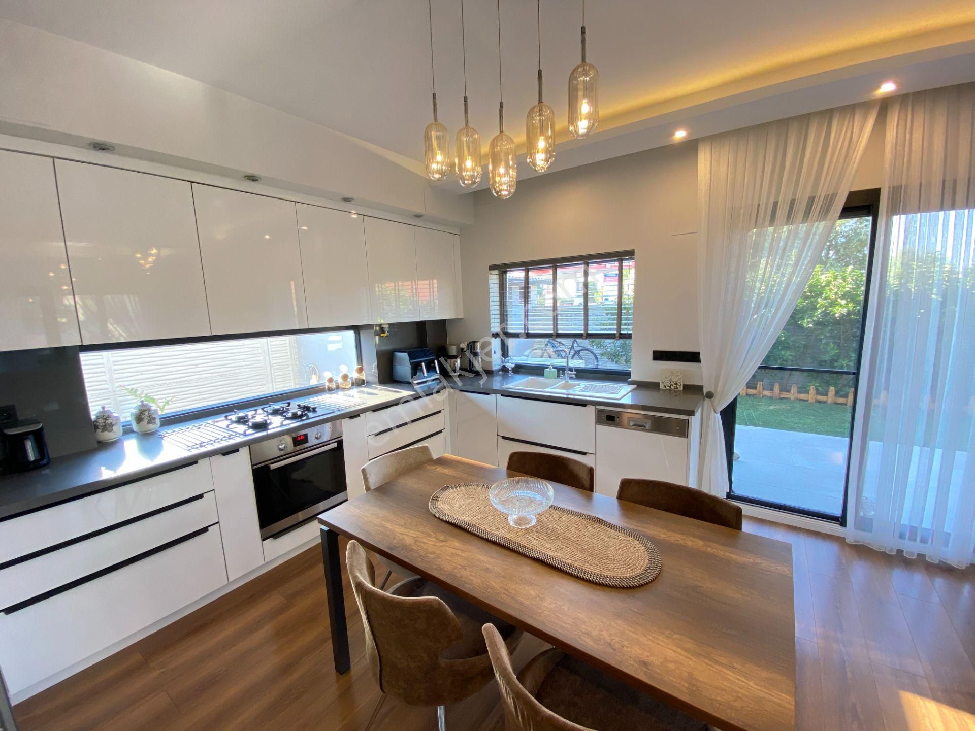 Manisa Akhisar Novada Avm Yanı Satılık Havuzlu Villa - Görsel 8