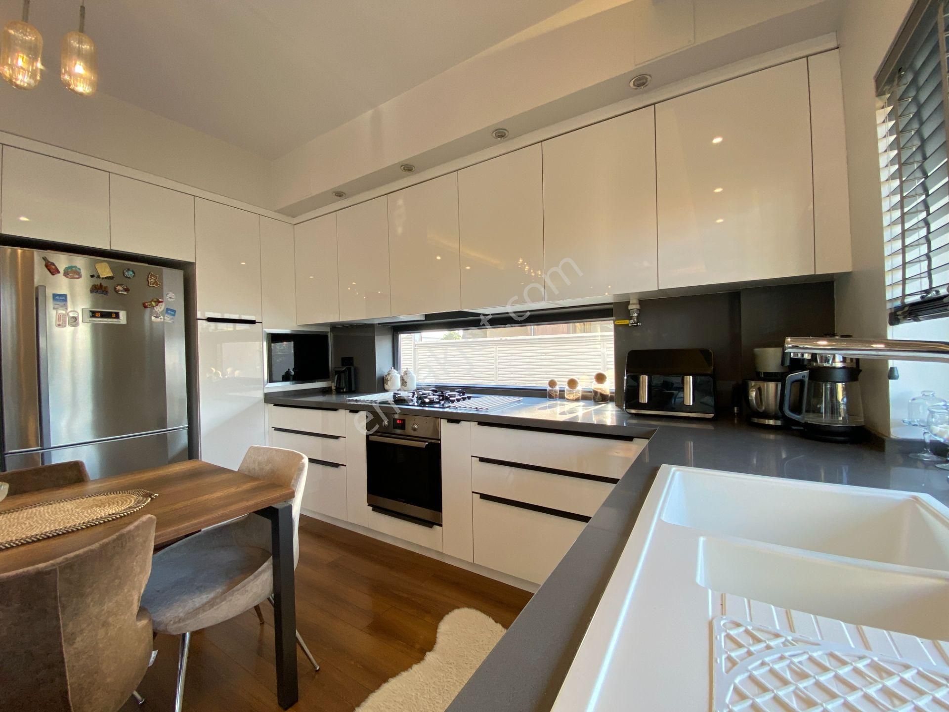 Manisa Akhisar Novada Avm Yanı Satılık Havuzlu Villa - Görsel 2