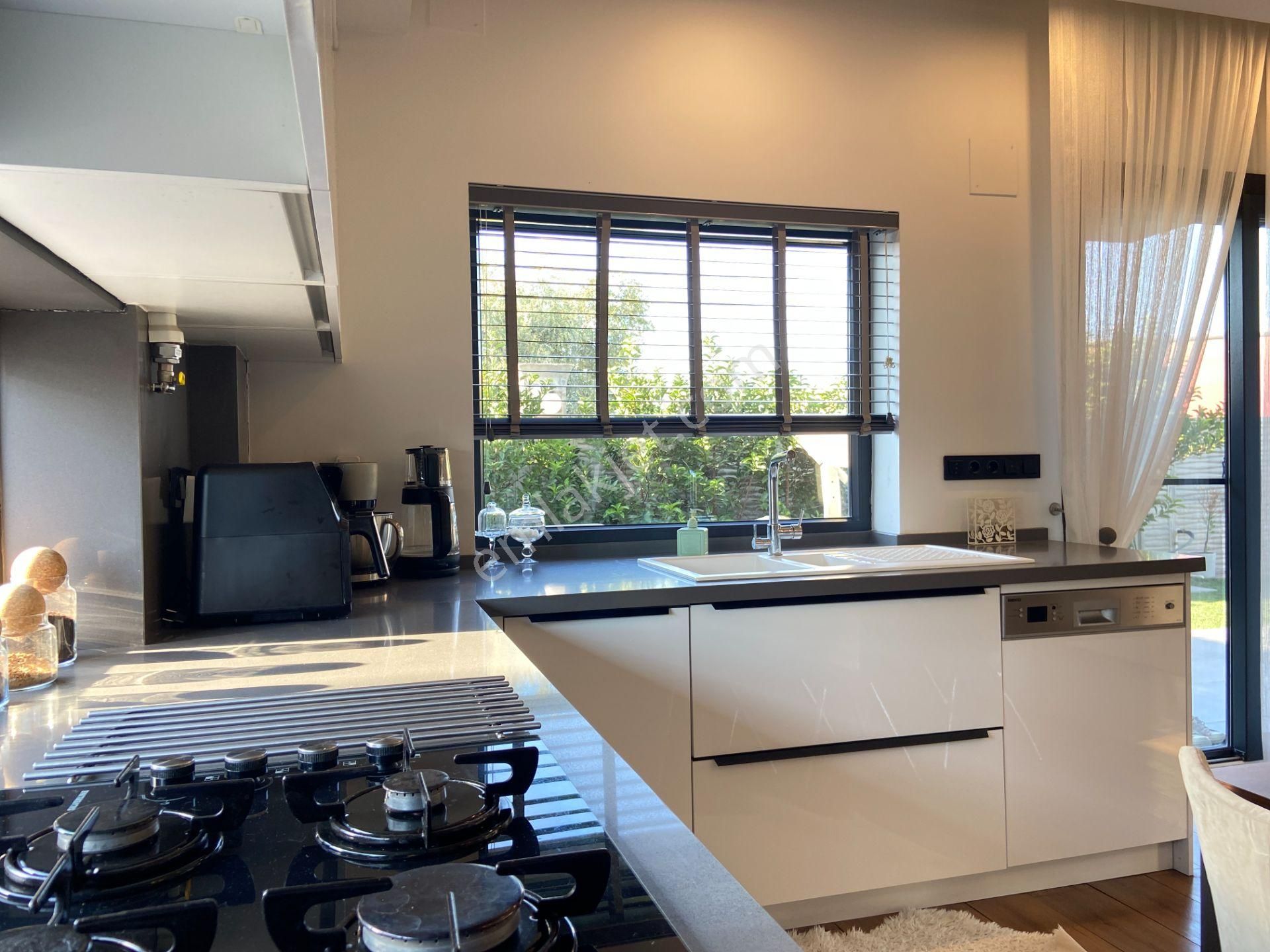 Manisa Akhisar Novada Avm Yanı Satılık Havuzlu Villa - Görsel 4