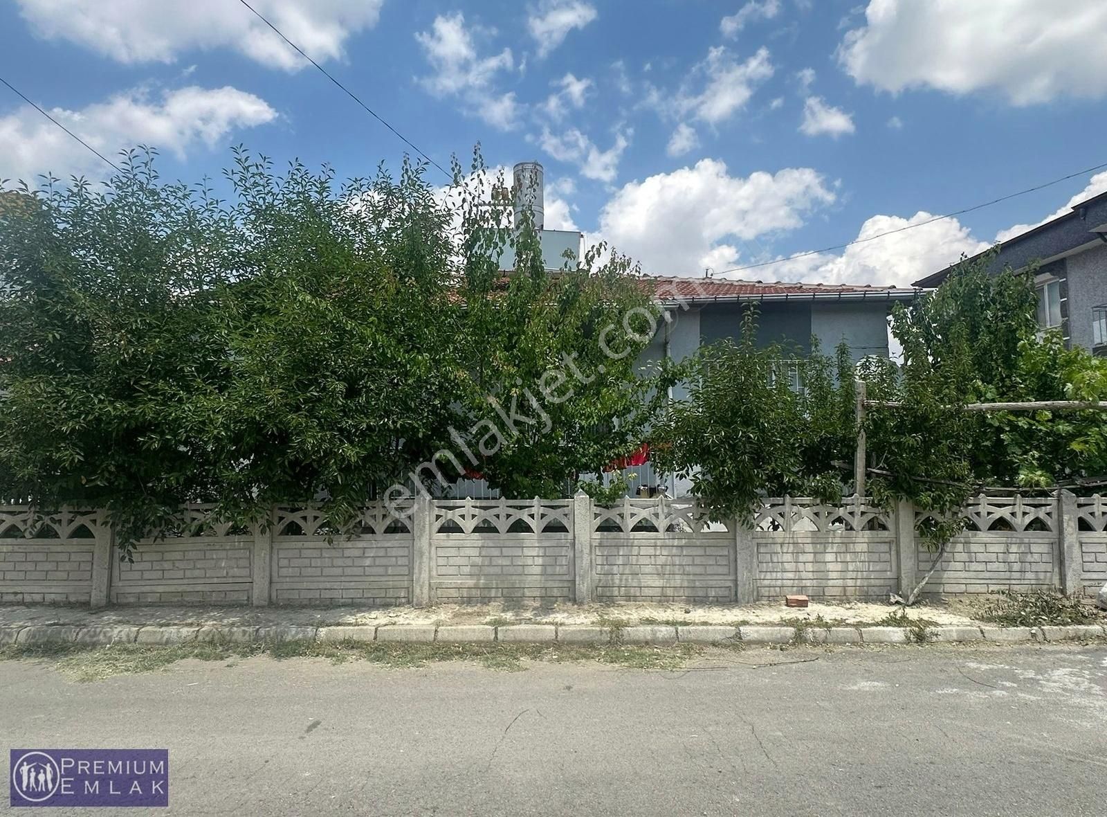 Premıum'dan Yenice Mah.de Satılık Müstakil Bahçeli Ev