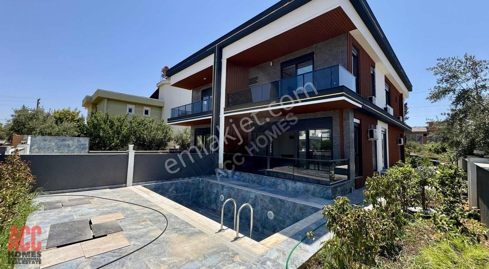 Acc Homes'tan Altınkale Anacaddede 300 M2 Havuzlu Lüks 4+1 Villa