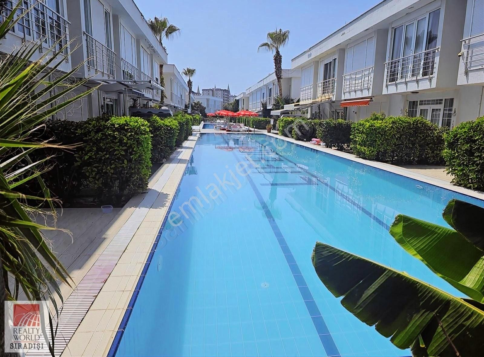 Aksu Kemerağzı Satılık Denize Yakın Siteiçinde Havuzlu 2+1 Villa