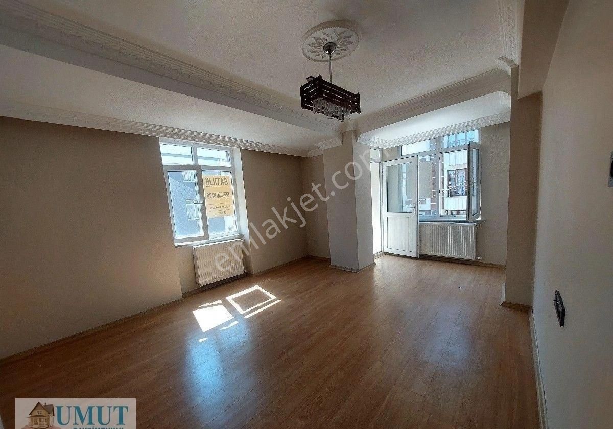 Gazi Osman Paşa Karayolların Da Satılık Daire Birinci Kat Balkonlu 2+1 90 M2