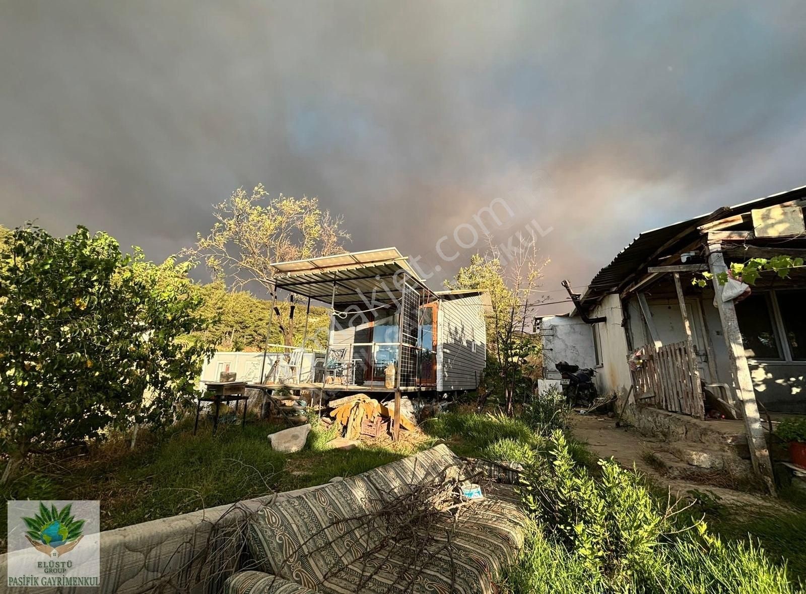 Pasifikten Menderes Yeniköyde 2 Adet Evi Olan 1457 M² Arazi - Görsel 17