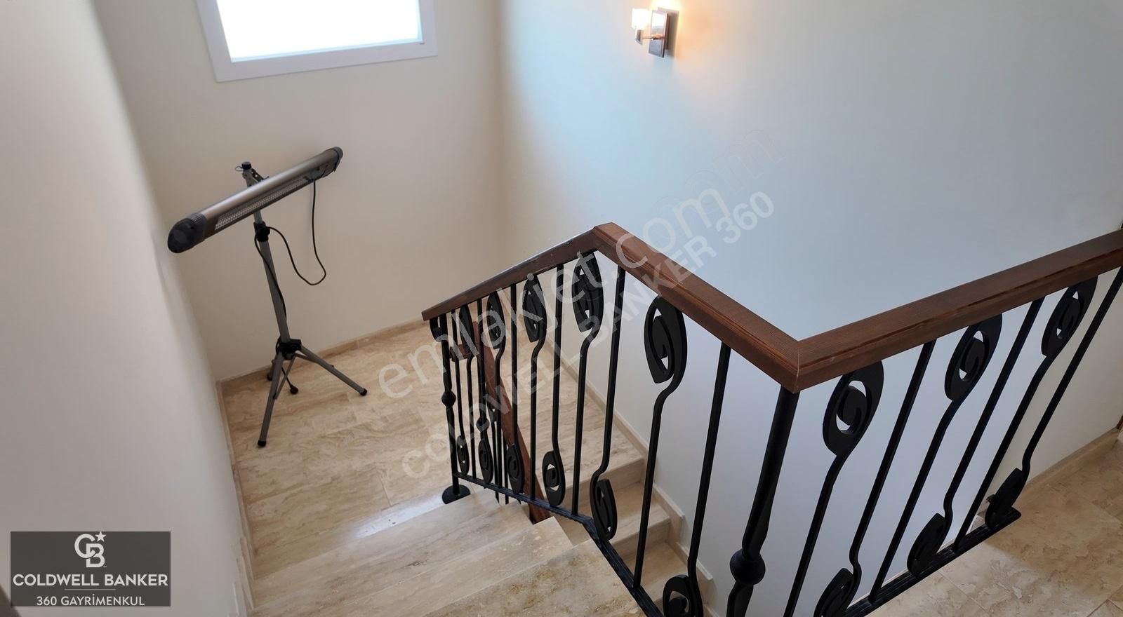 Urla Çeşmealtı'nda Denizin Tam Karşısnda Satılık Müstakil Villa - Görsel 23