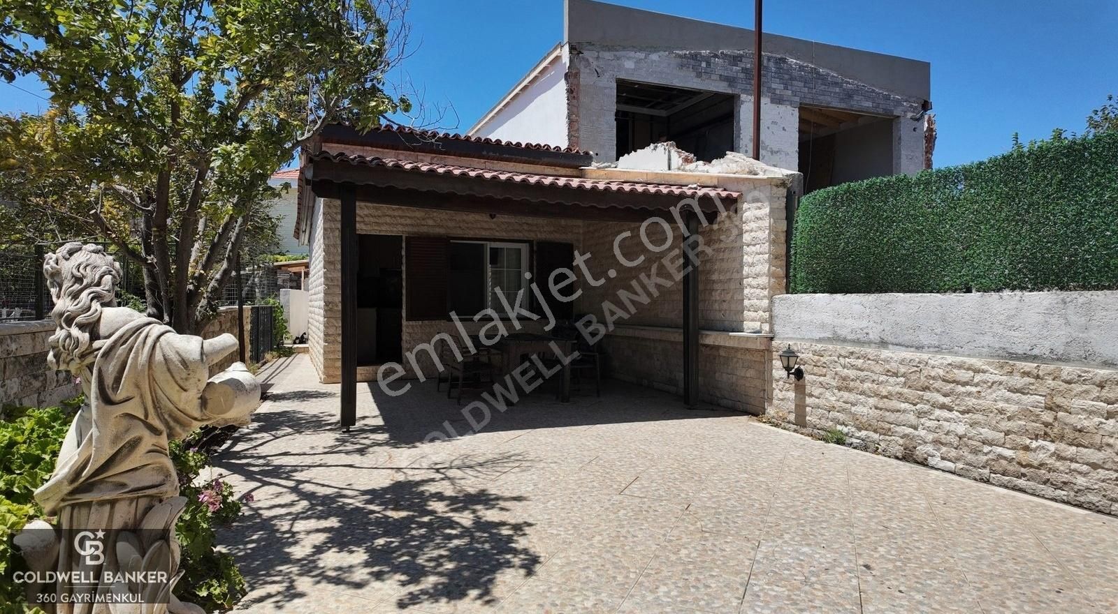 Urla Çeşmealtı'nda Denizin Tam Karşısnda Satılık Müstakil Villa - Görsel 2