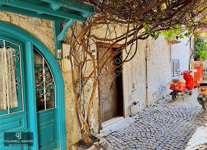 Alaçatı Çarşının Kalbinde Yatırımlık Taşınmaz! - Görsel 5