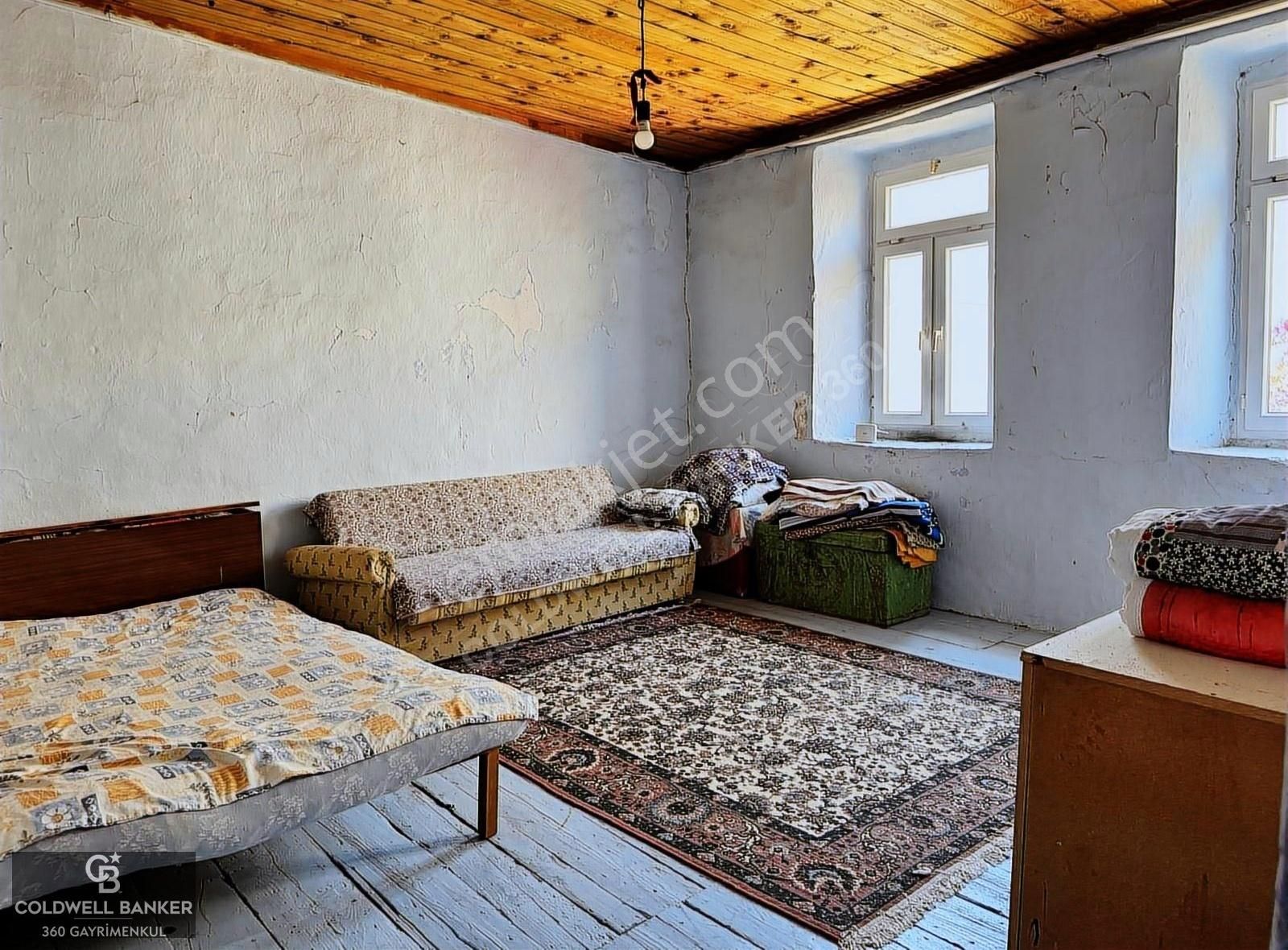 Alaçatı Çarşının Kalbinde Yatırımlık Taşınmaz! - Görsel 6