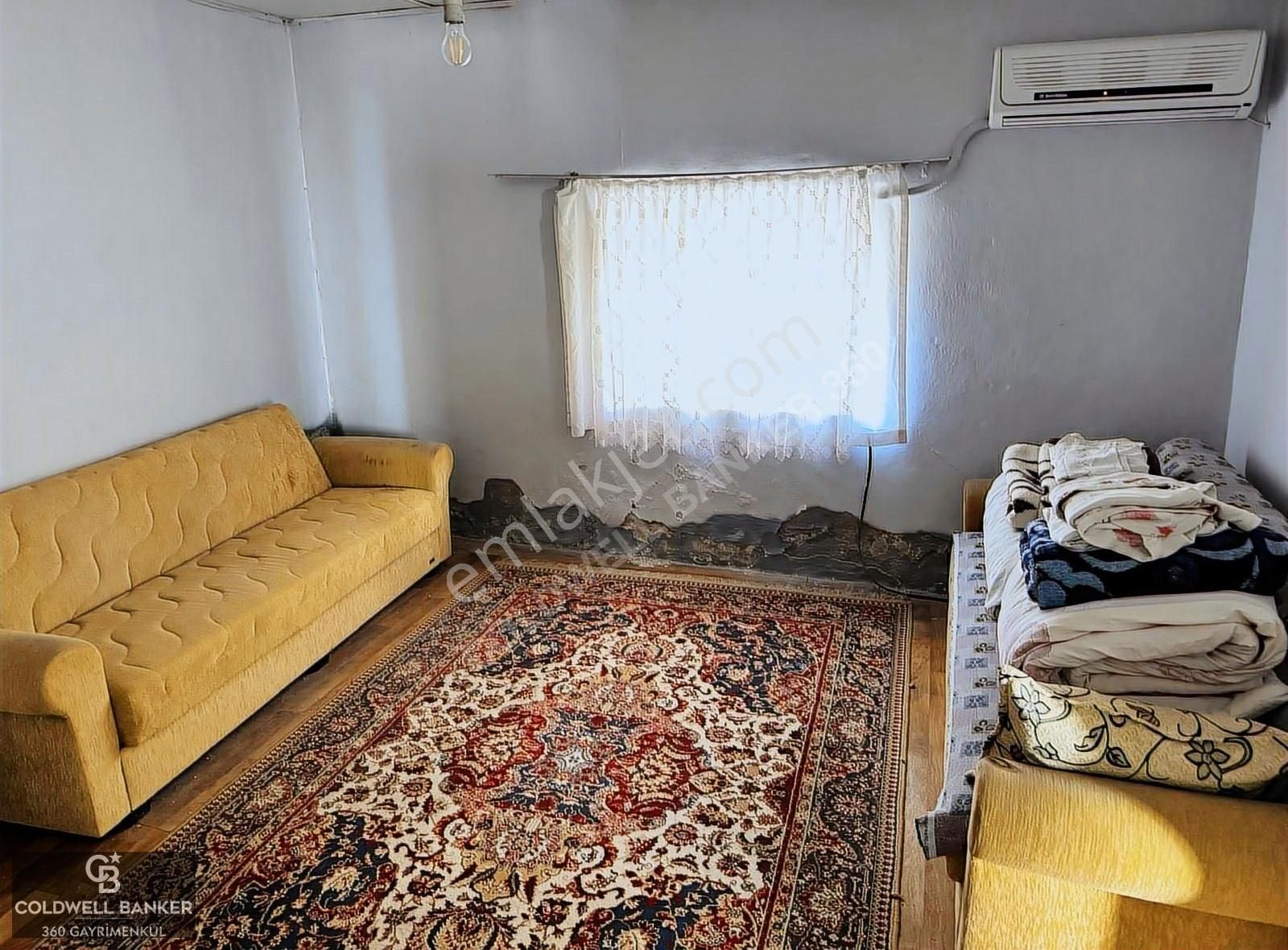 Alaçatı Çarşının Kalbinde Yatırımlık Taşınmaz! - Görsel 13