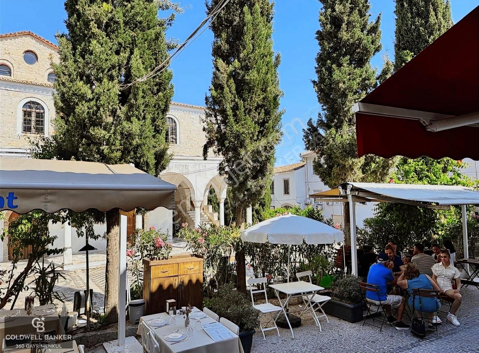 Alaçatı Çarşının Kalbinde Yatırımlık Taşınmaz! - Görsel 10