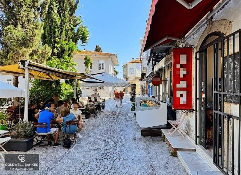 Alaçatı Çarşının Kalbinde Yatırımlık Taşınmaz! - Görsel 3