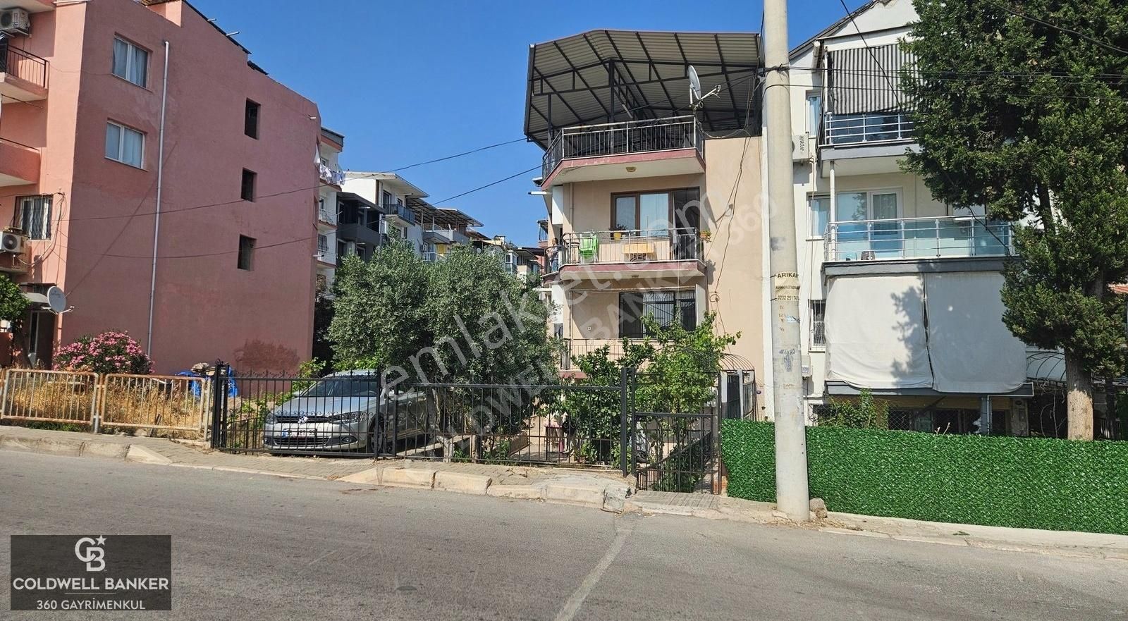 İzmir Bornova Atatürk Mah. 3+1 Ara Kat Bahçeli Kiralık Daire