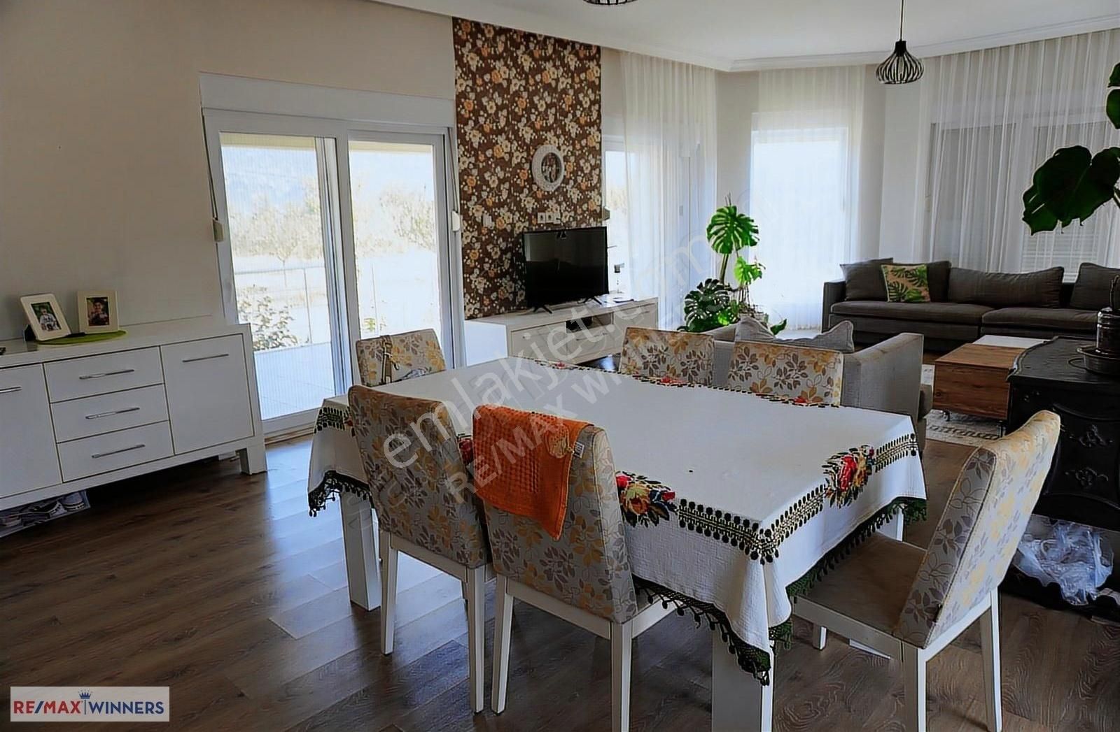 Bayat Bademleri'nde 4126 M2 Yazlık Arazi Ve 2+1 Ev - Görsel 24