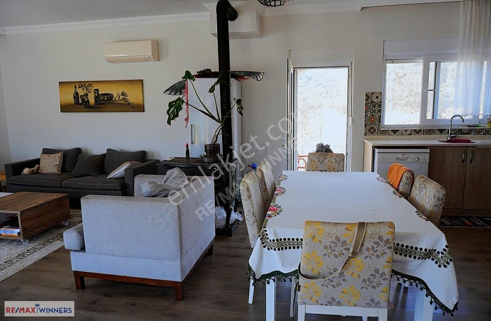 Bayat Bademleri'nde 4126 M2 Yazlık Arazi Ve 2+1 Ev - Görsel 15