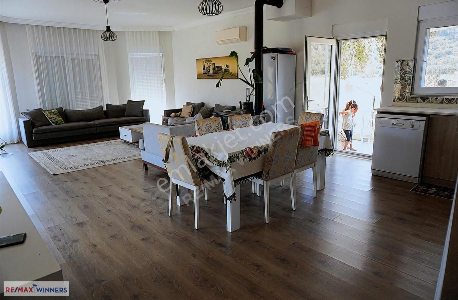 Bayat Bademleri'nde 4126 M2 Yazlık Arazi Ve 2+1 Ev - Görsel 28