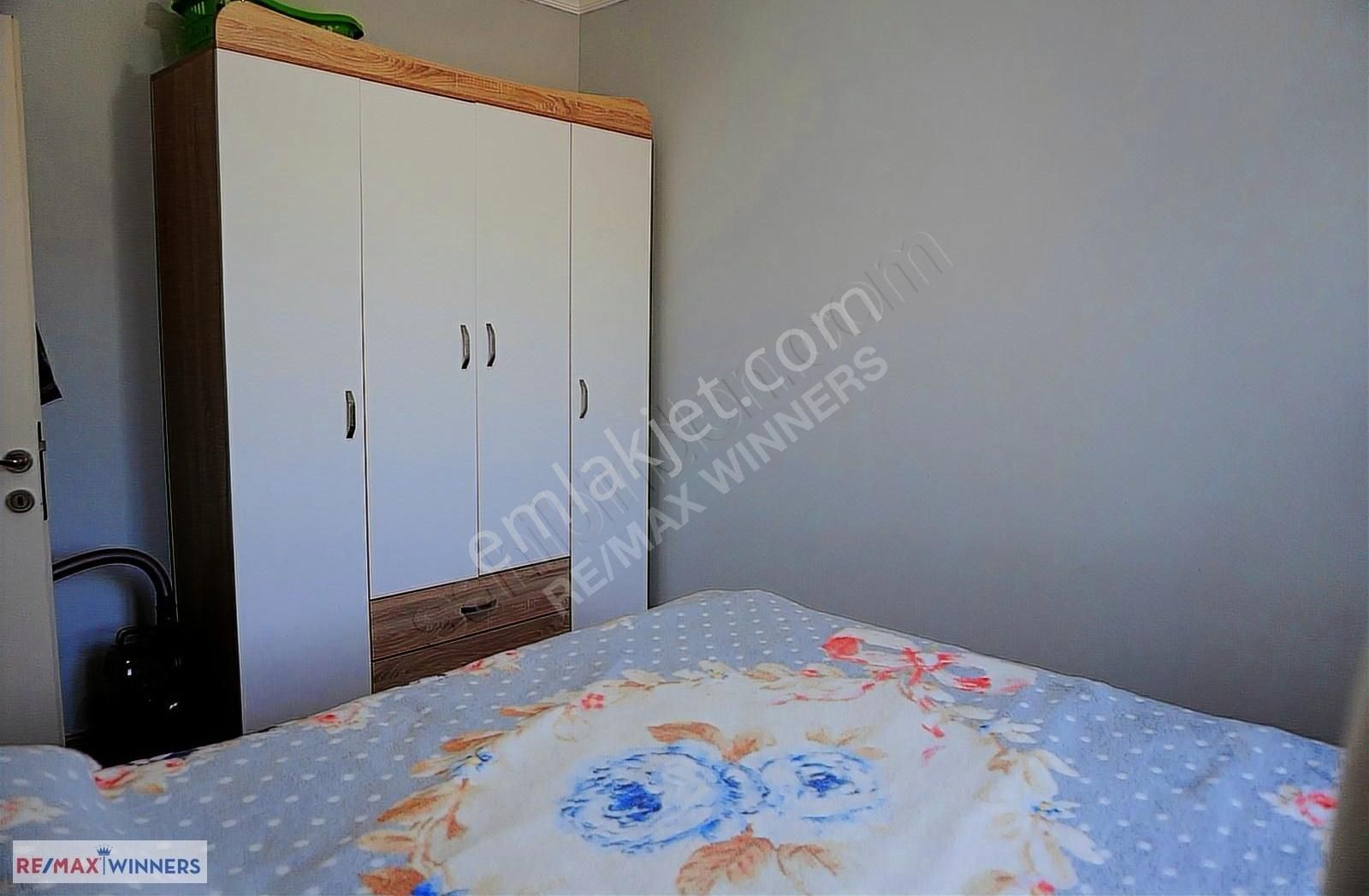 Bayat Bademleri'nde 4126 M2 Yazlık Arazi Ve 2+1 Ev - Görsel 8