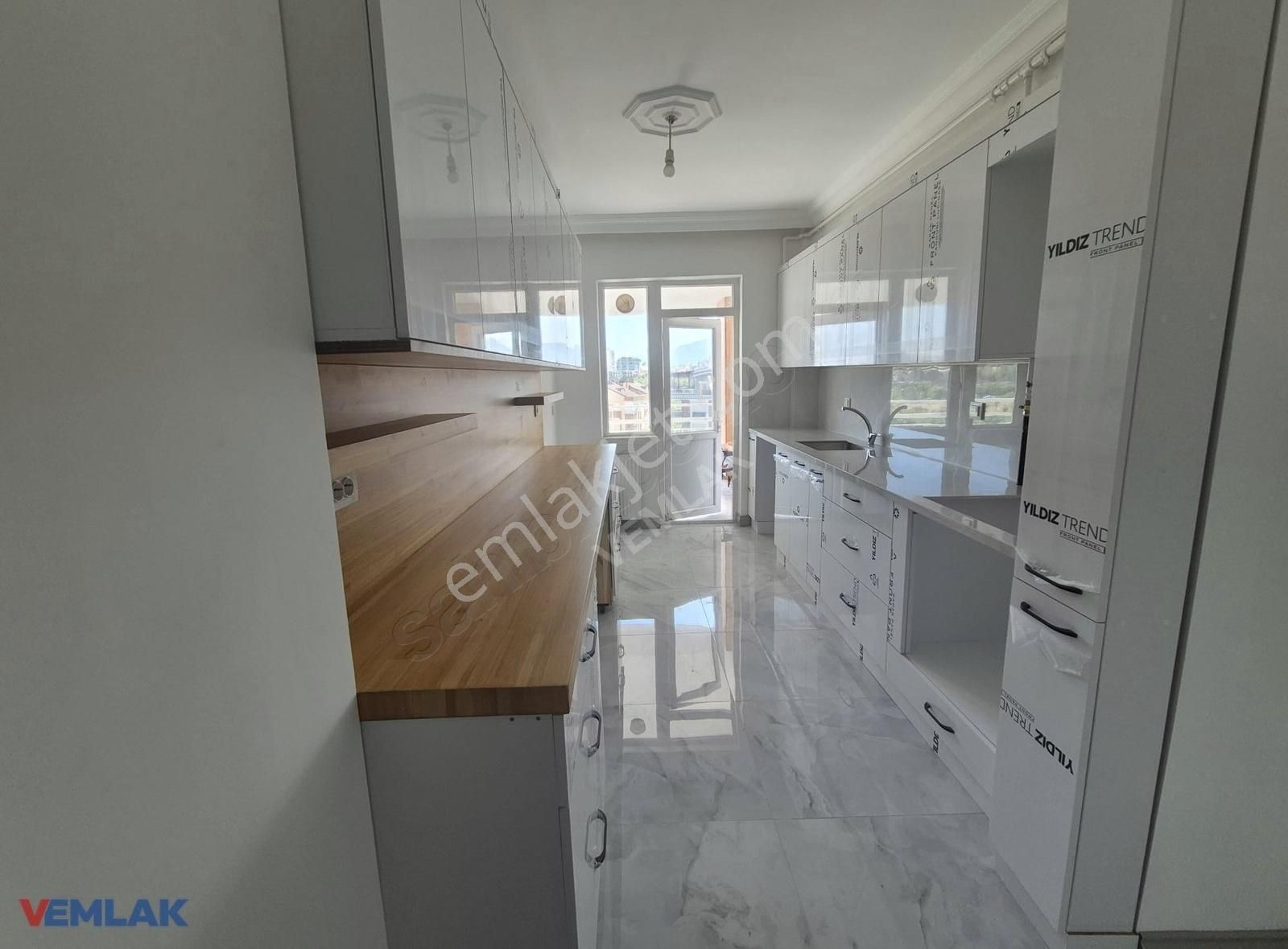 Öğretmenevleri Mh. Site İçerisinde Satılık, Full Tadilatlı 3+1