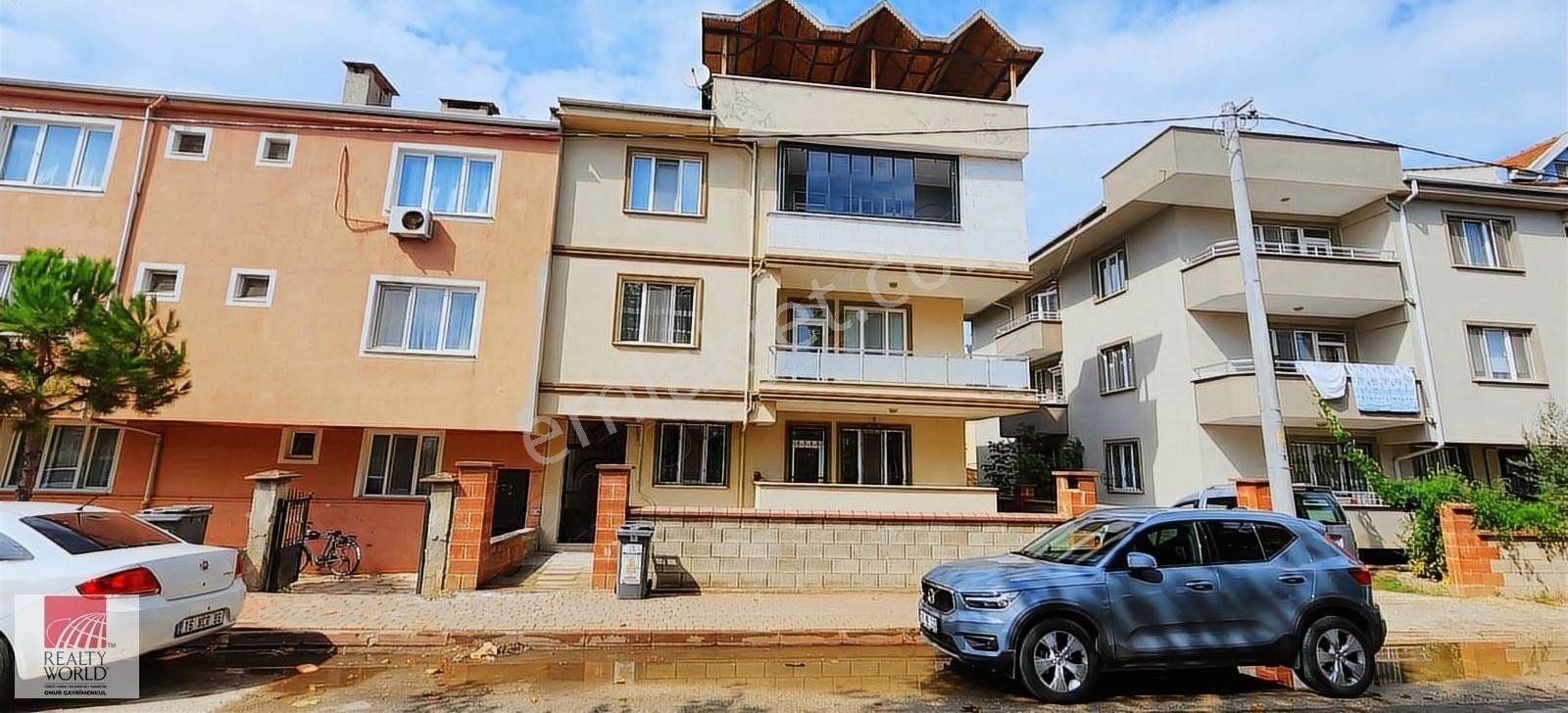 Burak Solmaz'dan Mahmudiye Mah Ara Kat 3+1 145 M² Kiralık Daire