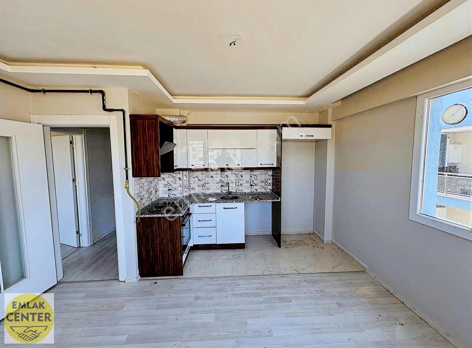 Emlak Center'dan Muradiye Mah Yeni Yaşam Sitesinde Satılık 2+1