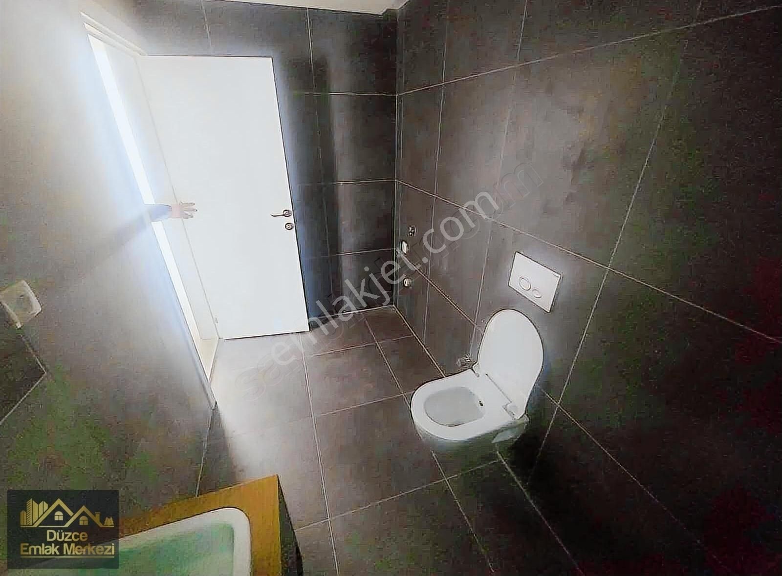 Düzce Emlak Merkezinden West Side Sitesinde 2+1 Kiralık Daire