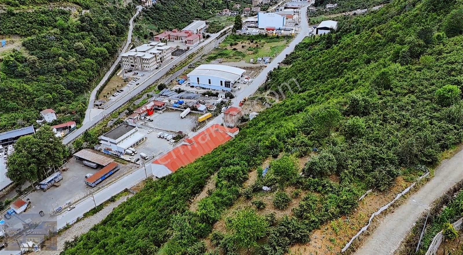 Yomra Kaşüstünde Satılık Yola Cephe 892 M2 Arsa