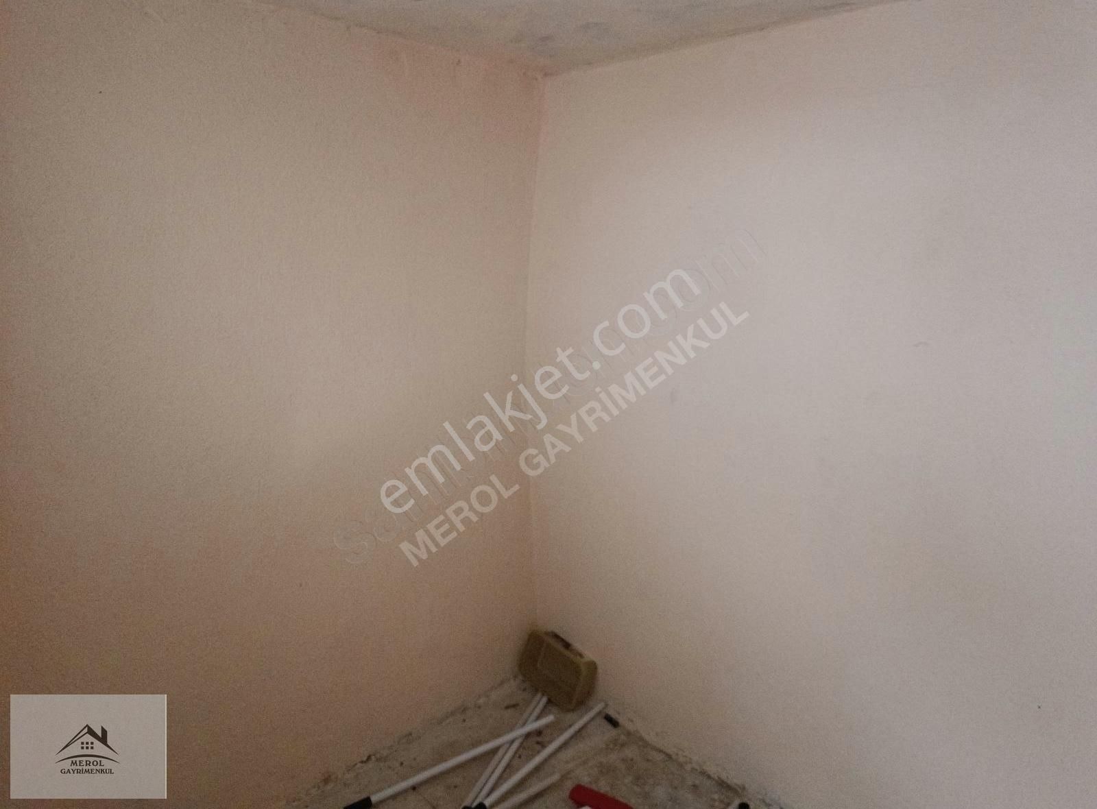 Bayraklı Tepekulede Kat Mülkiyetli 3 Katlı Müstakil Bina - Görsel 9