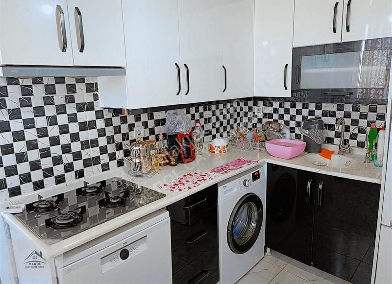 Konak Ballıkuyuda 3 Katlı Müstakil Ev Satılık - Görsel 5