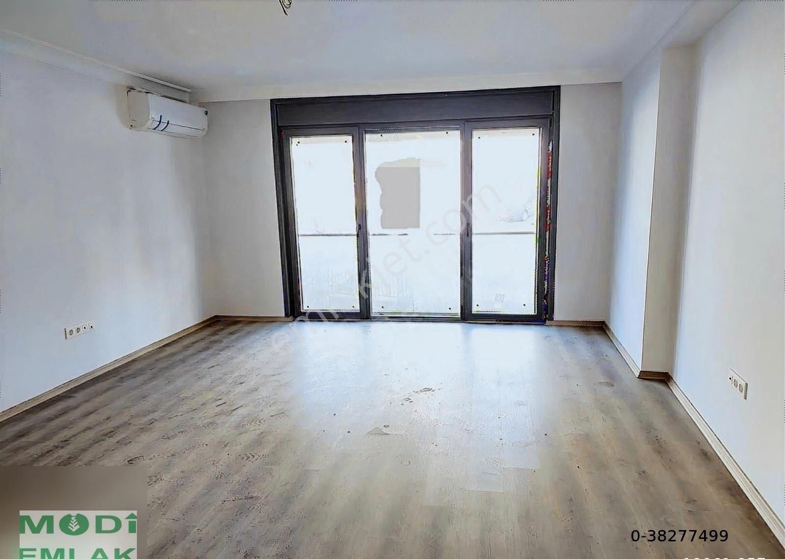 Salacak Kapalı Otoparklı Satılık 3+1 Daire 1.kat