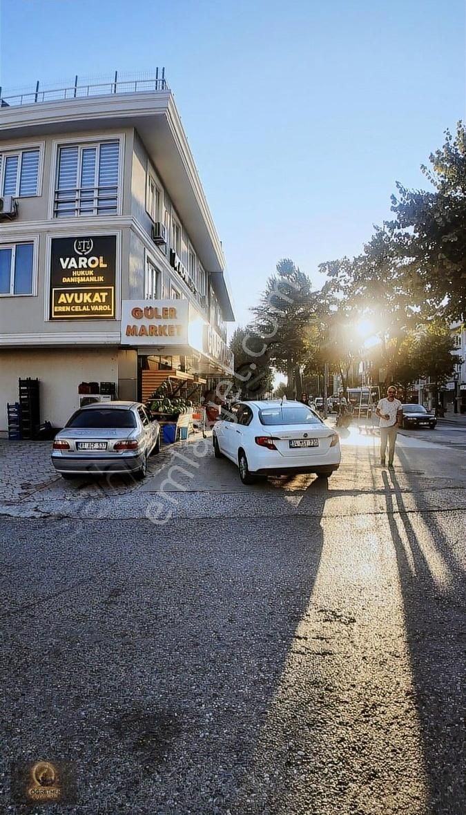 Öğretmen'den Şehrin Kalbin'de 3+1 135m2 Çift Banolkonlu Kiralık