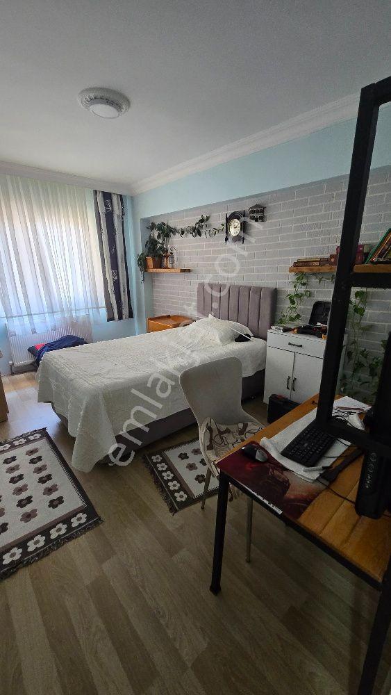 3+1 Bağımsız Salon Asansörlü Satılık Daire Yıldız Emlak'tan - Görsel 3