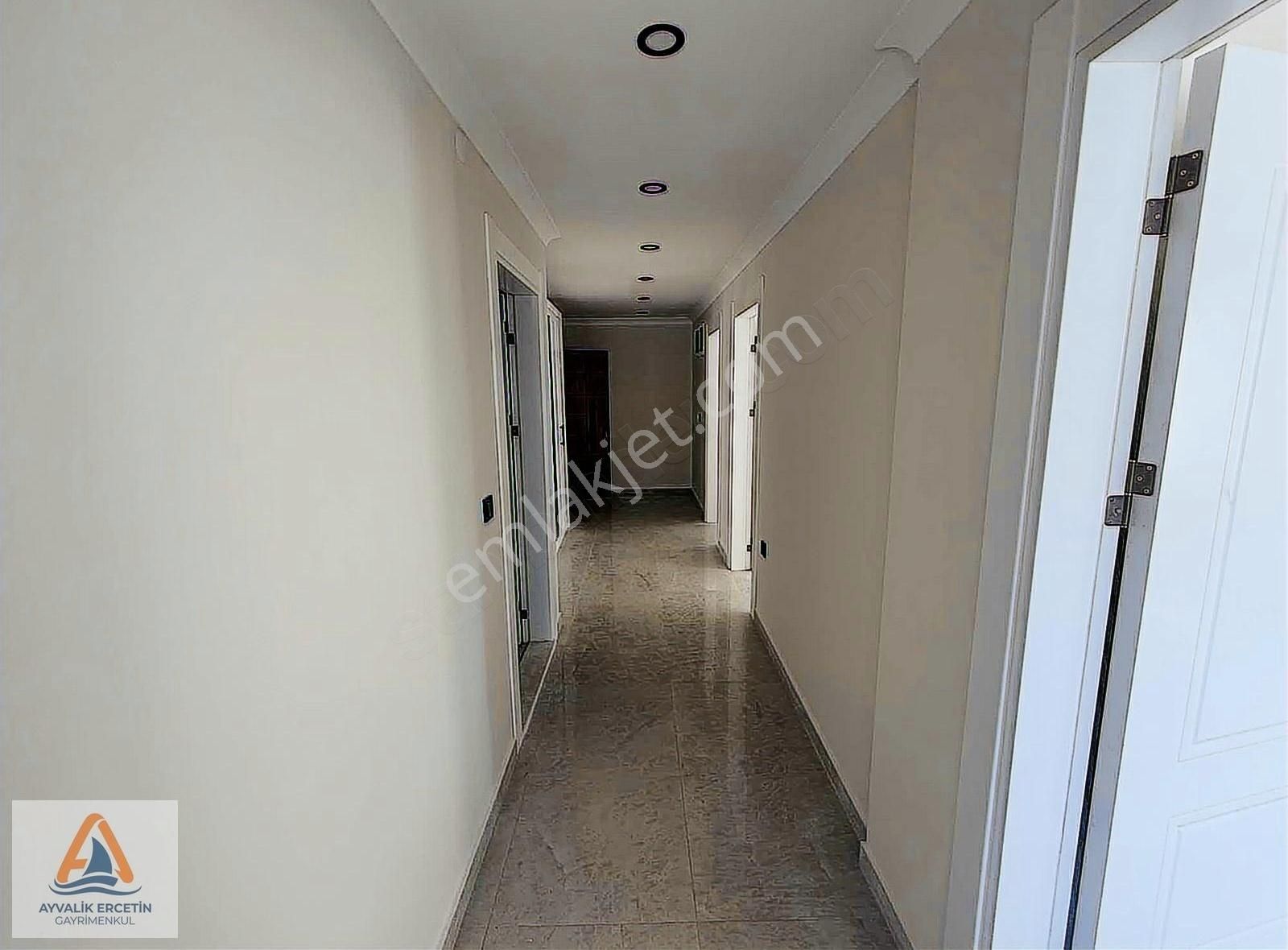 Ayvalık Altınova Denize 1.5 Km Lüx 2+1 3+1 Daireler