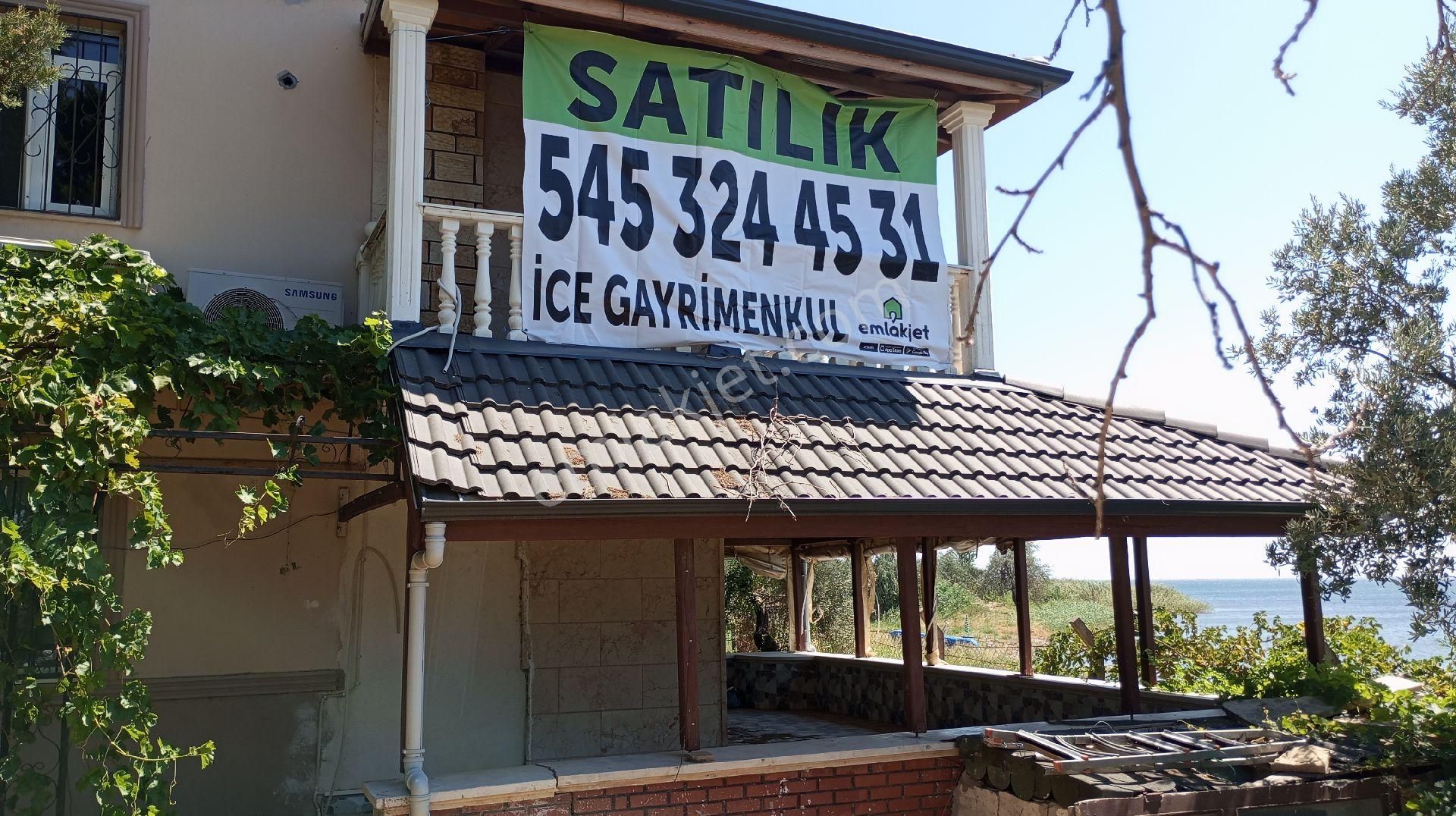 Denize Sıfır Satılık Villa