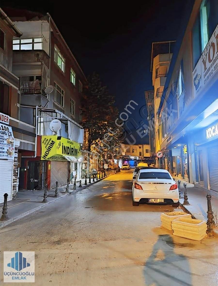 Merkezi Konum E5 E 100 Metre Mesafede.