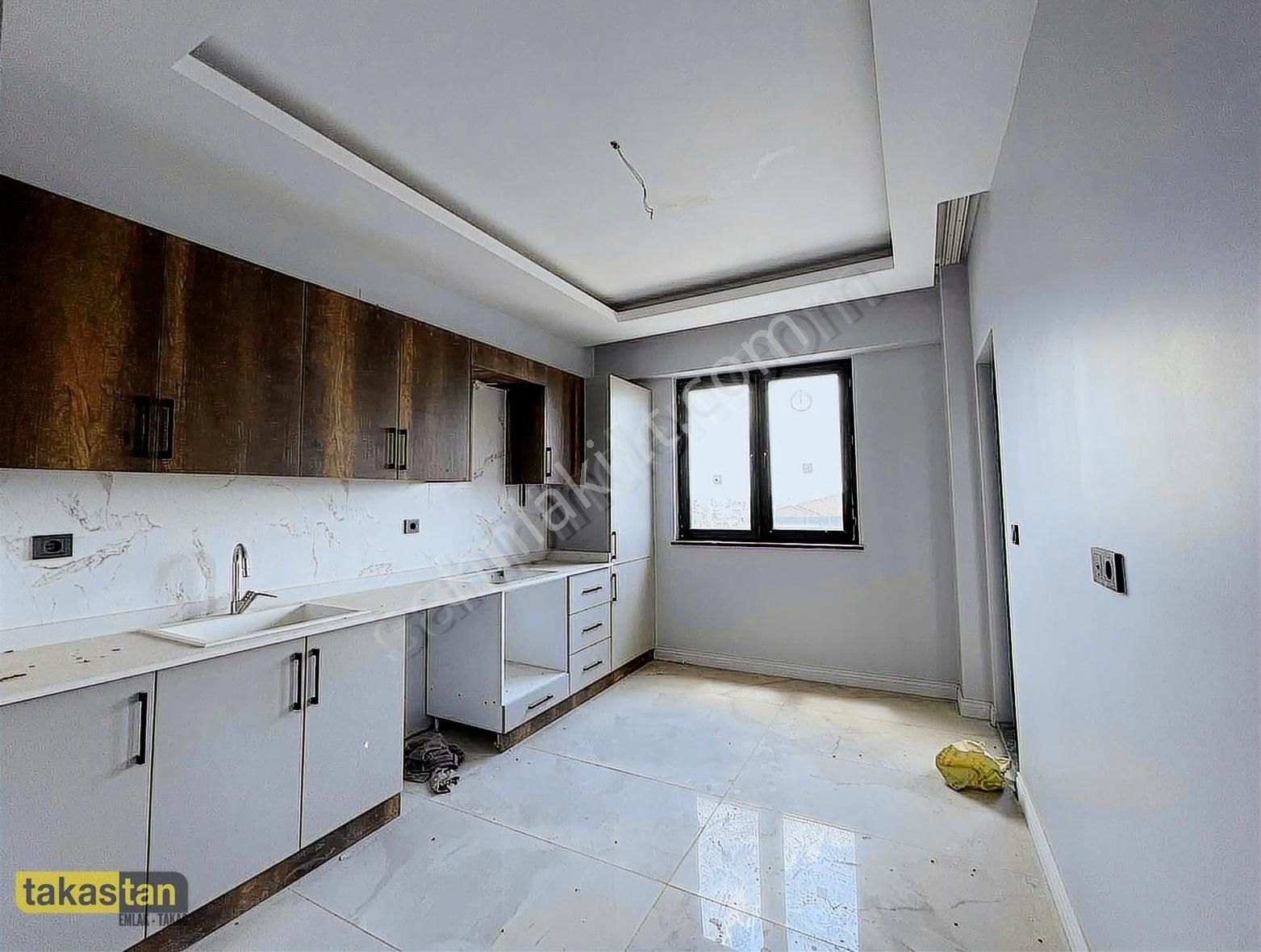 Fısıtıklık Merkezi Lokasyon Geniş Oturumlu Kiralık Sıfır Daire