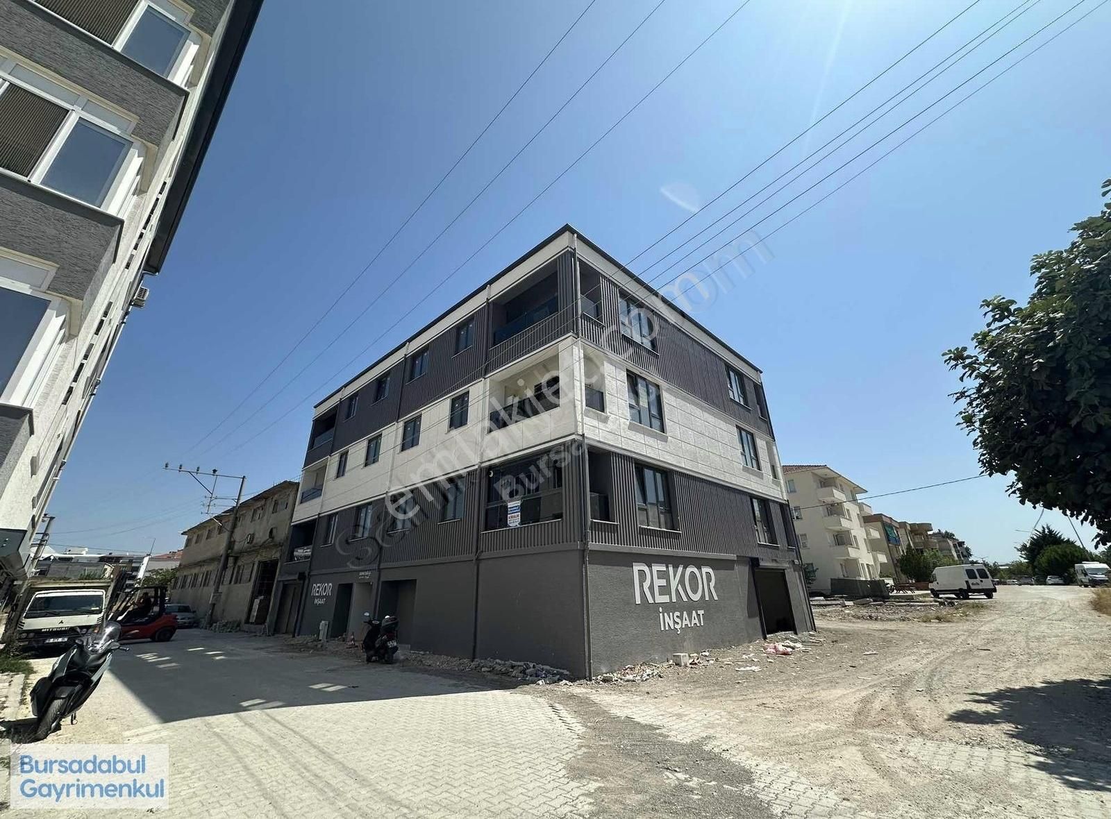 Bursadabul'dan Barış Mah. 2+1 Köşe Daire