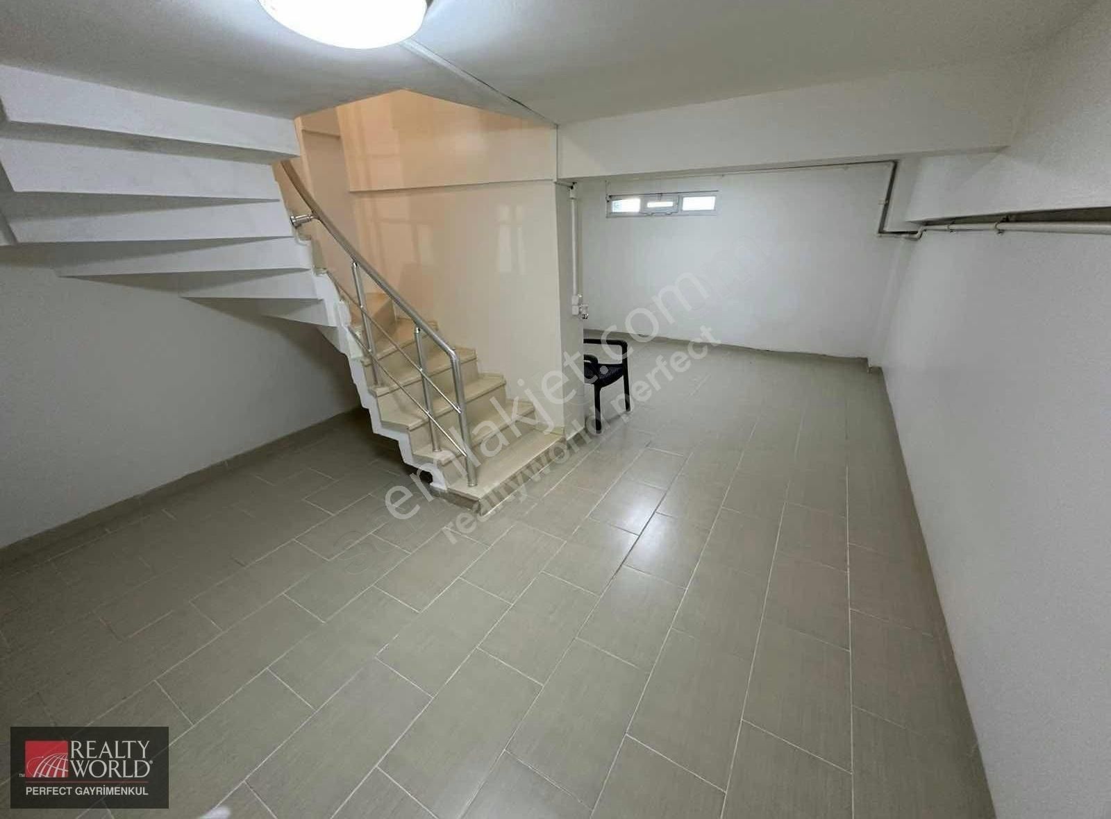 *realty World* Kilyos'da Satılık Nezih Sokak'da Villa