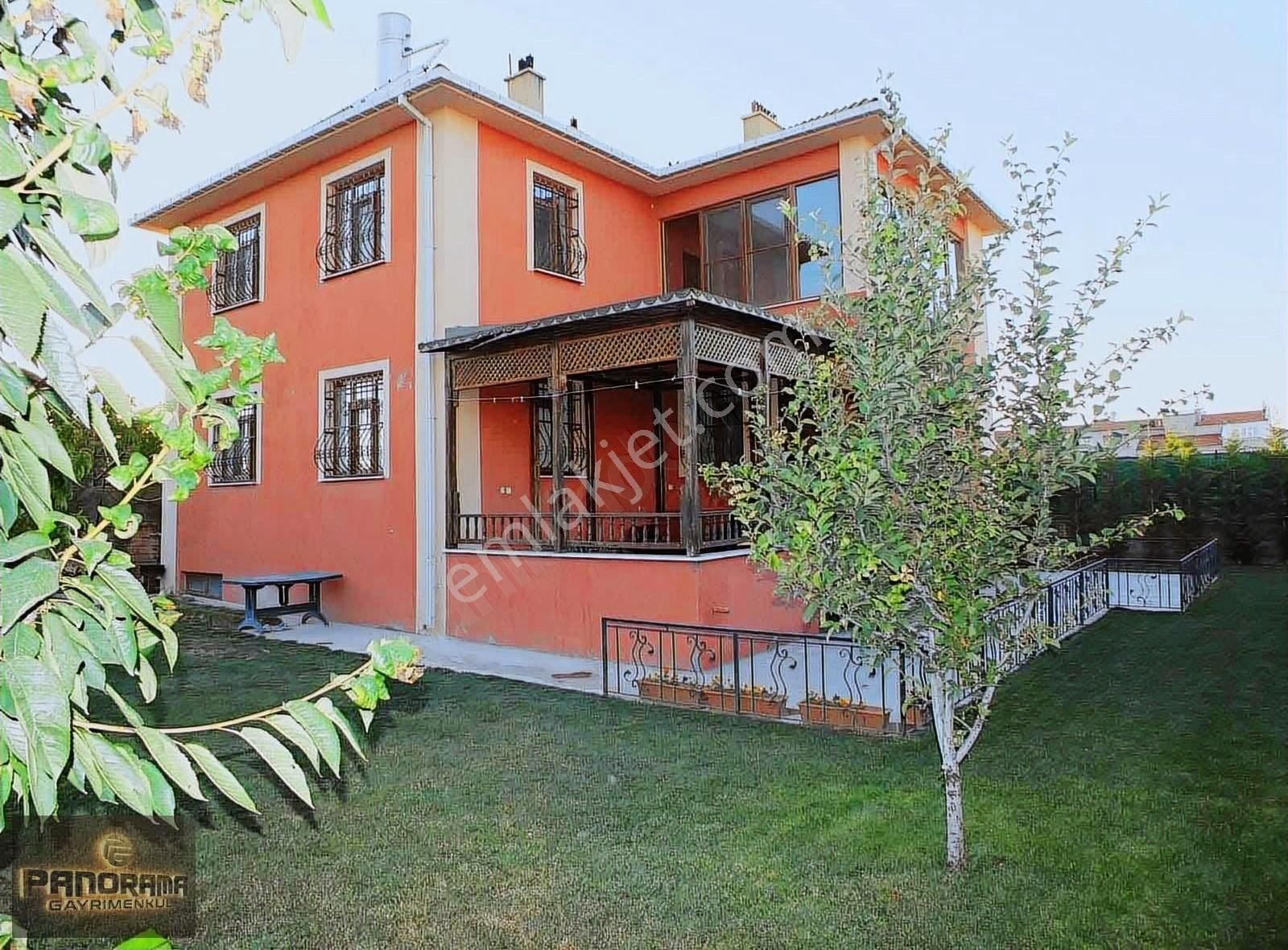 Sille Ak Mah. Köşebaşı Müstakil Satılık Villa / Ev Ve Arsası