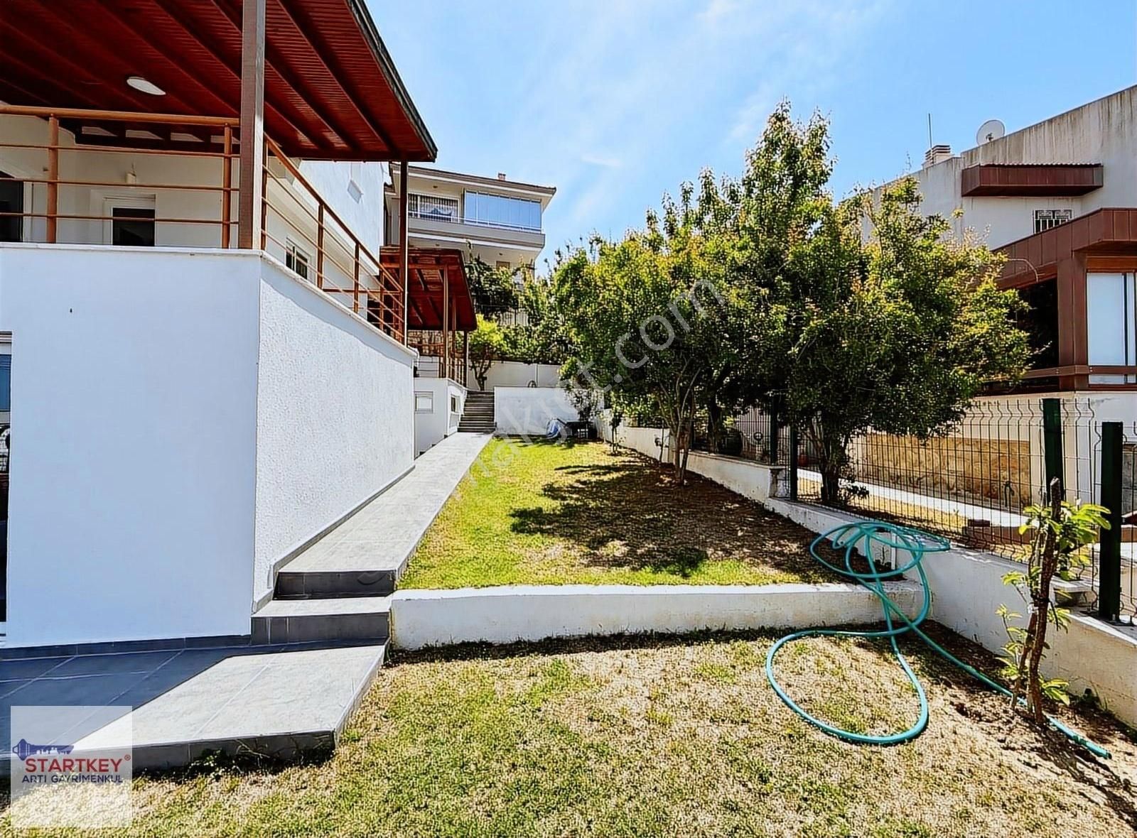 Çeşmede Panoramik Deniz Manzarlı Satılık Triplex Villa - Görsel 2