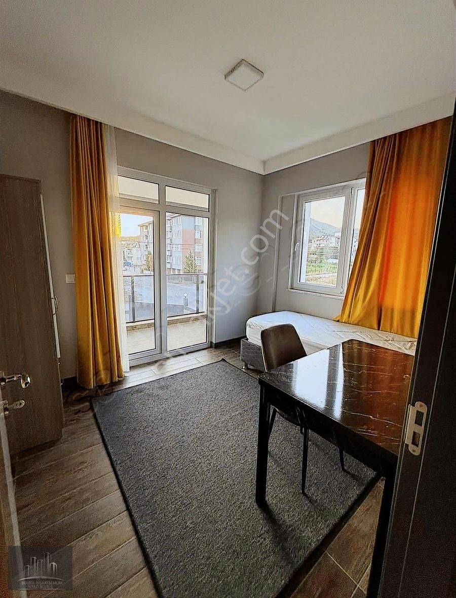 Site İçeirisinde Kiralık Apart