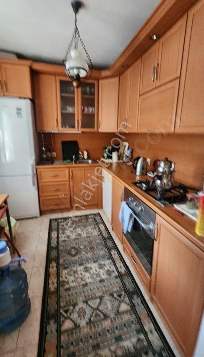 1796 Metre Kare Arazi İçinde Yüzme Havuzlu Bahçeli Villa - Görsel 4