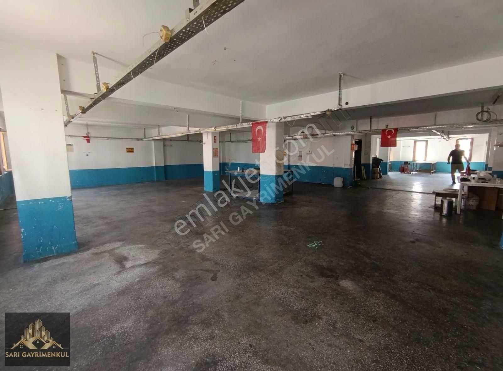 Sarı Gayrimenkulden Kiralık 350 Metre Kare İşhanı Katı