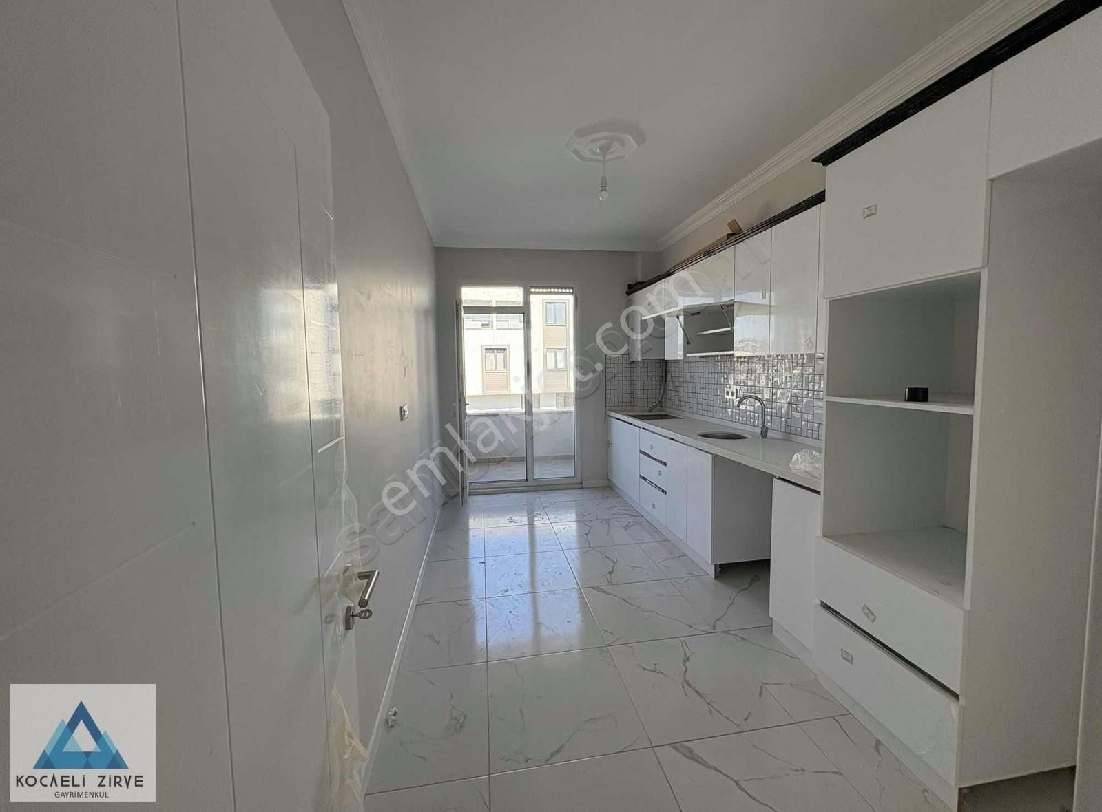 Yeşilyurt Merkezde Arakat 2+1 Kiralık Daire